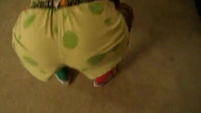 Девушки висячими и свангами - свисти, пока ты тверкаешь