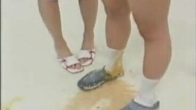 2 девушки 1 лучший палец шокера