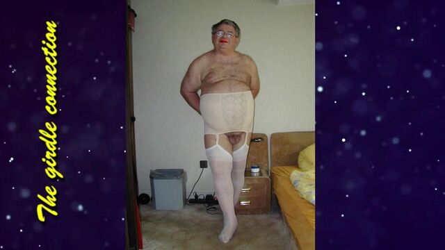 Мужчина в поясе