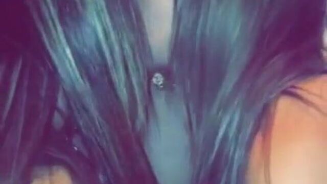 Beso Tres Chicas в La Vez