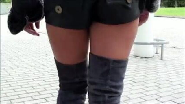 Сексуальные сапоги и кожаные мини-шорты Julie Skyhigh