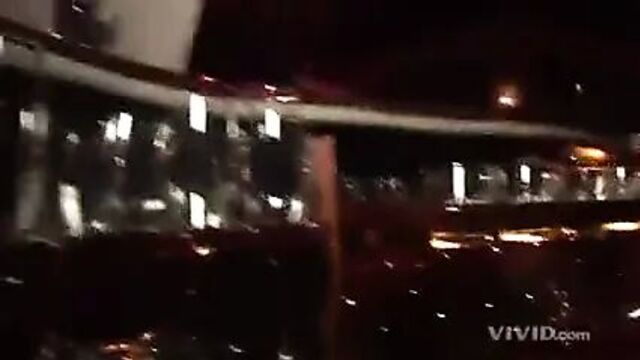 Farrah трахает себя дилдо