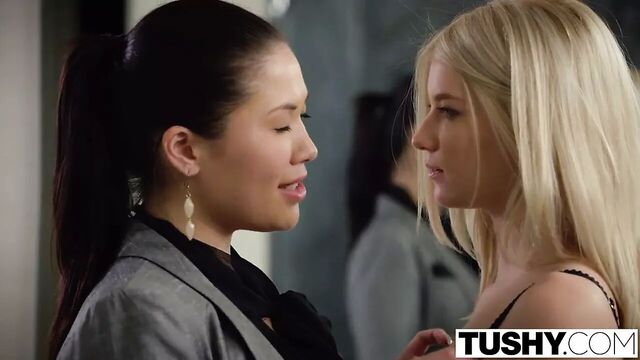 TUSHY - горячая тинка Arya Fae получает первый анал