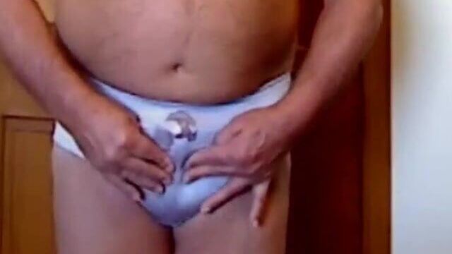 Дрочу в трусиках с ткацким станком