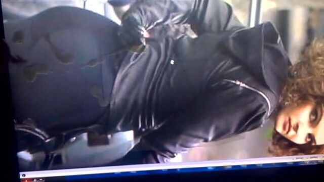 Сперма на задницу Camren Bicondova