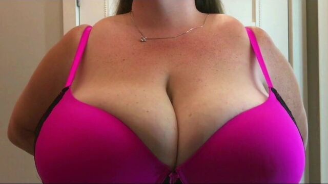 Крошка-толстушка с большими сиськами 22