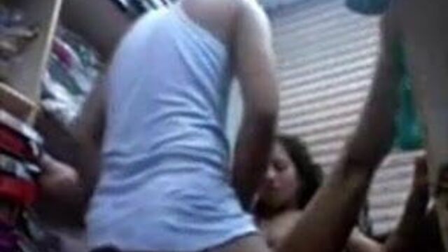 Паренек из магазина быстро трахает дочку владельца