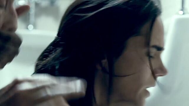 Очень жесткий секс с Jennifer Connelly в приюте scandalplanet.com