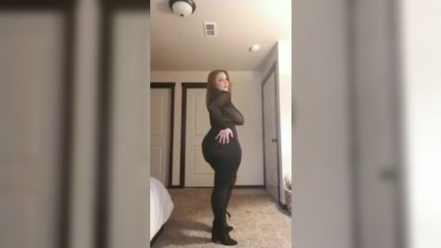 Mal Malloy лактирует