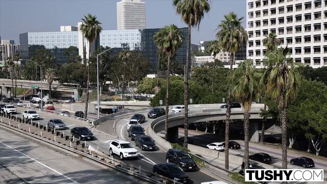Тухсы, она не остановится, пока не получит зияние, которого она заслуживает