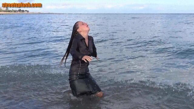 Mostwam Alice на каблуках с кожаной юбкой