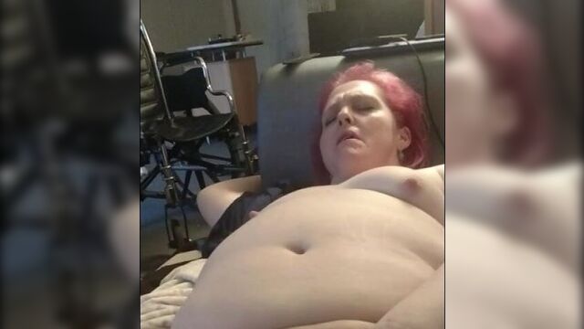 Зрелая ампутантка проинструктировала эксгибиционизм