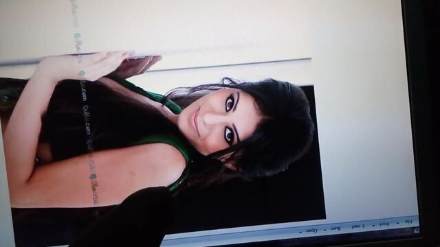 Актриса Deepa Sannidhi трибьют со стоном и слюной