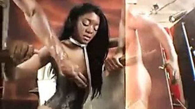 Jenna Brooks в черном гэнгбэнге