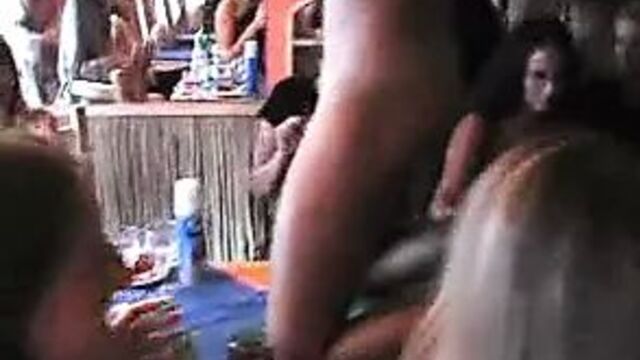 Chippendales на вечеринке холостячек