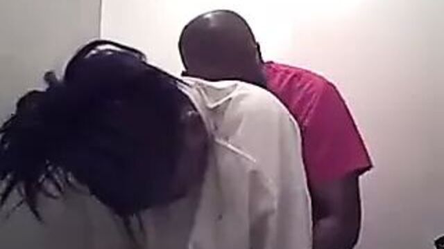 Он кончает с офигенной жопой