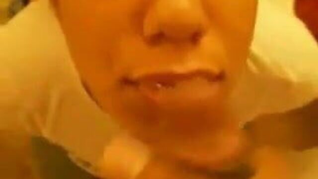 Мулатка с камшотом на лицо