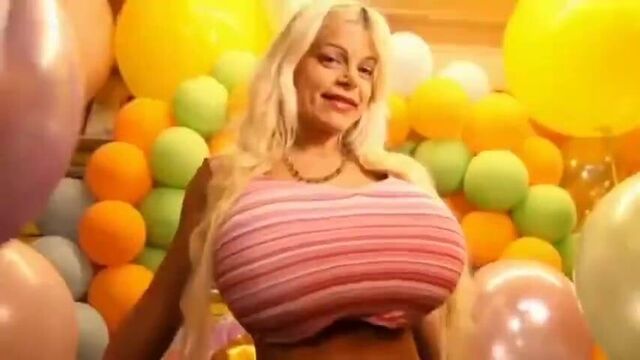 Martina большая!