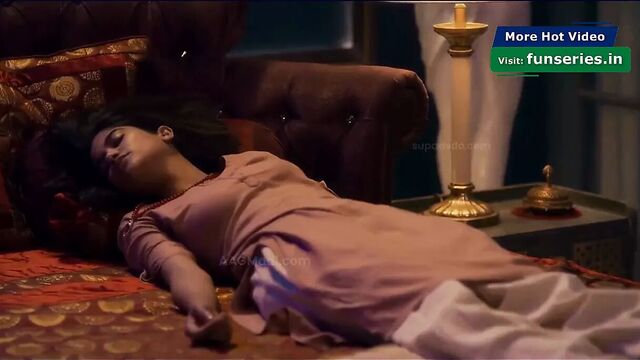 Серия Aashram, сцена горячего секса.