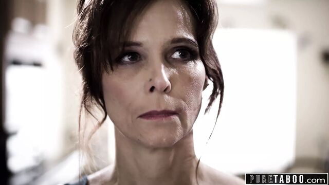 Pure Taboo, 2 сводных брата устроили двойное проникновение их мачехе