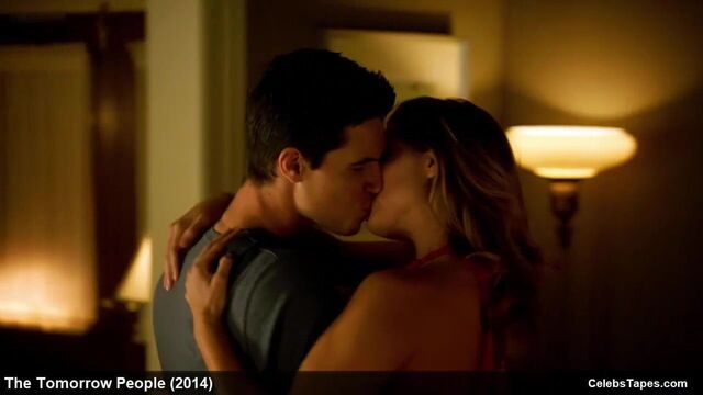 Крошка-блондинка Alexa Vega в сексуальном нижнем белье и эротическом сексуальном видео