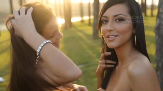 Большой мальчик в Playboy, девушки 2