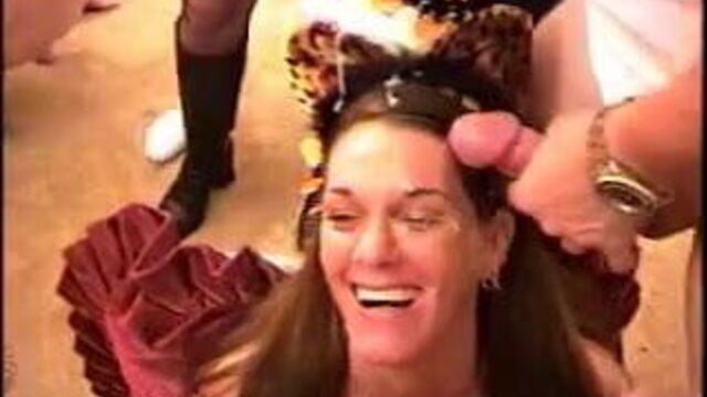 Kitty на Хэллоуин, буккаке-оргия