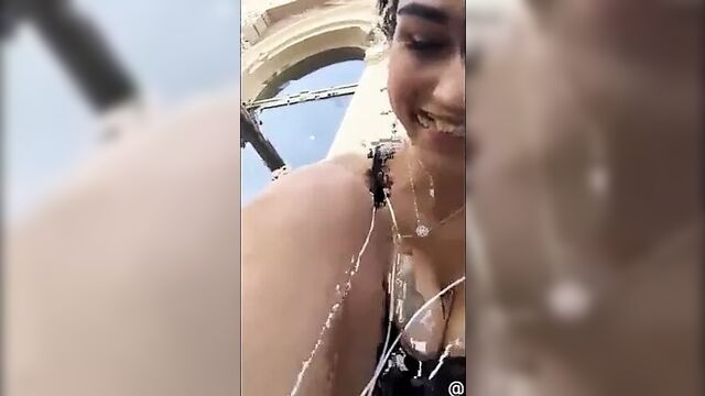 Просто обнаженная прогулка