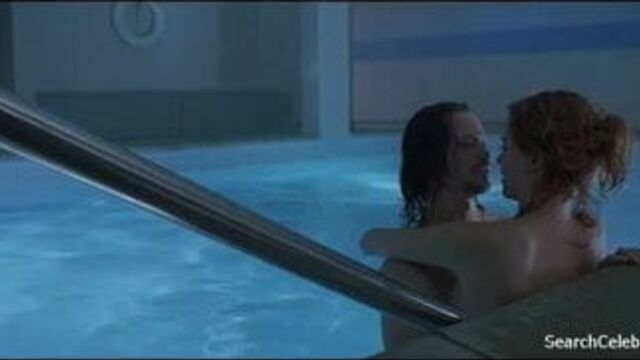 Charlize Theron - игры с оленями