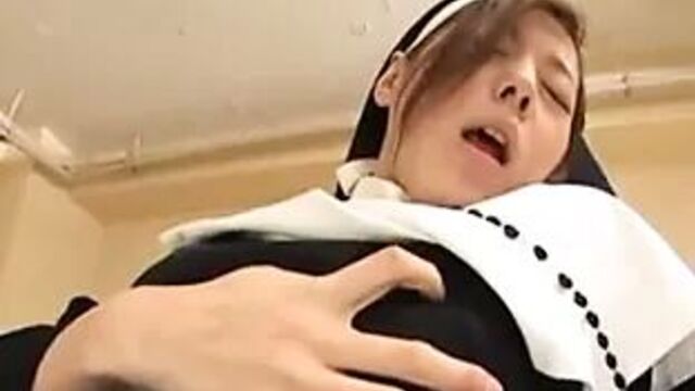 Японскую монахиню трахает Snahbrandy