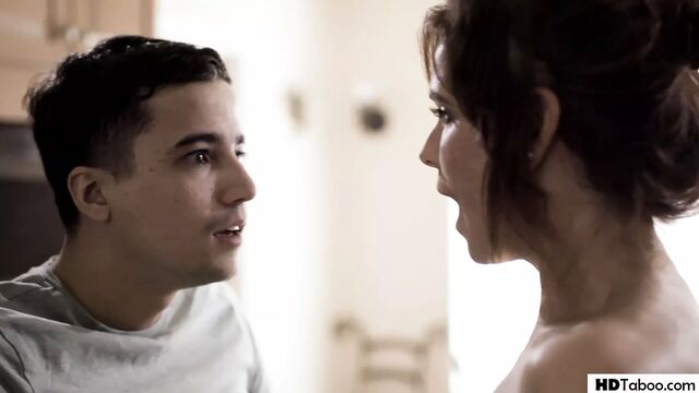 Извращенные сводные братья дважды трахают свою мачеху