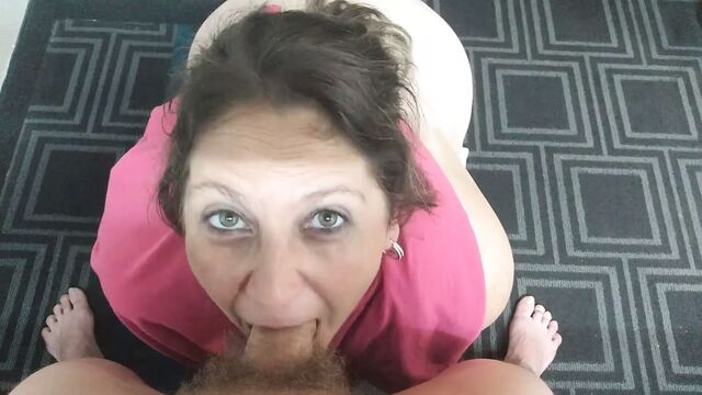 Зрелая жена глубоко глотает как ад