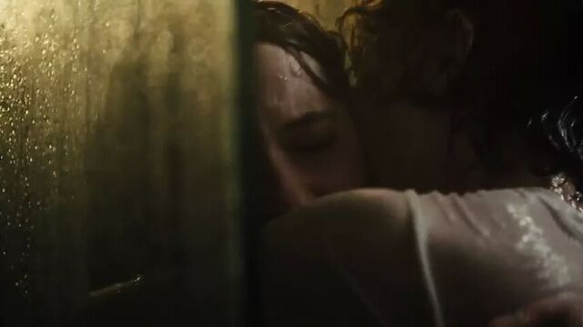 Красивый паренек - секс в душе (2018)