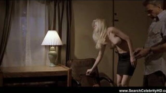 Amber управляет обнаженной - бал чудовищ (2002)