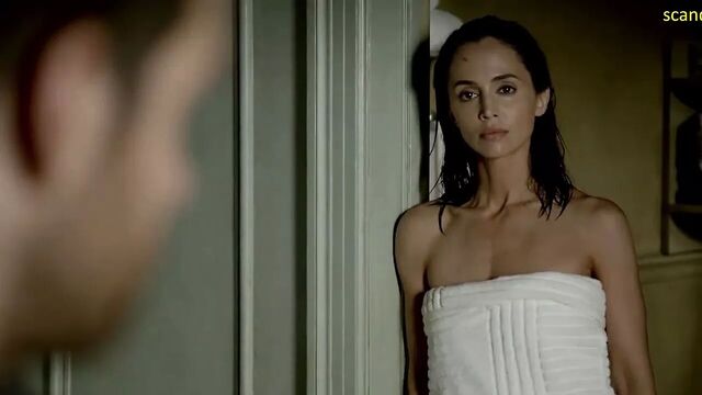Обнаженная сцена с Eliza Dushku в серии Banshee, ScandalPlanet.com