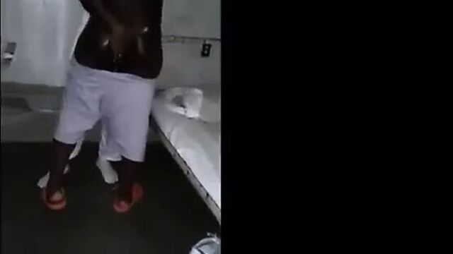 Что действительно происходит ночью в тюрьме