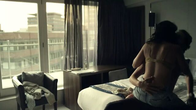 Amrita Acharia - дрочка