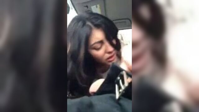 Жена делает минет возбужденной жене дома