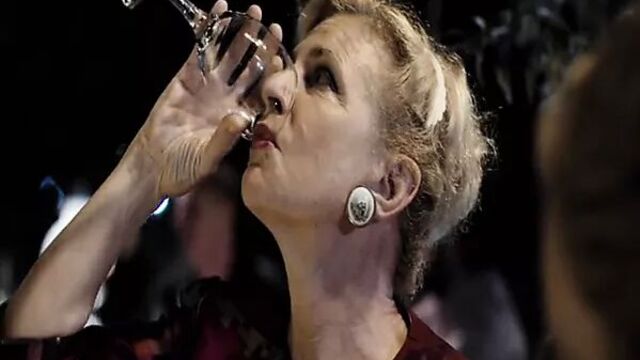 Matilda De Angelis в Nuda в YouTube