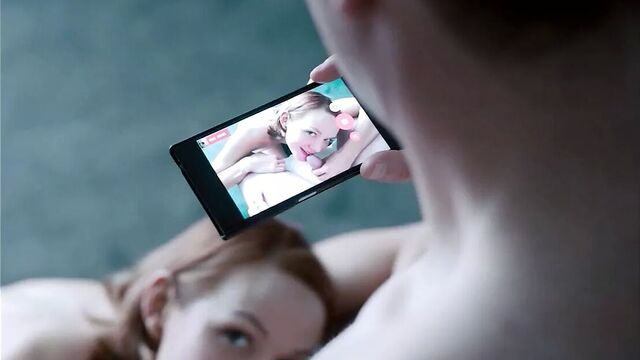 Знаменитость Louisa Krause отсасывает у своего бойфренда и его жены