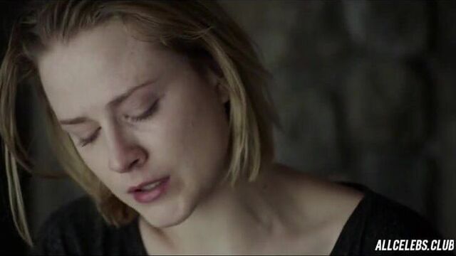 Обнаженная сцена с Эллен Пейдж в лесу