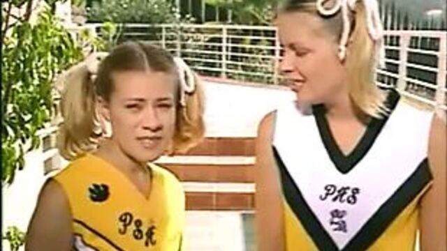 Чирлидерши Kristi и Teri Starr в тройничке