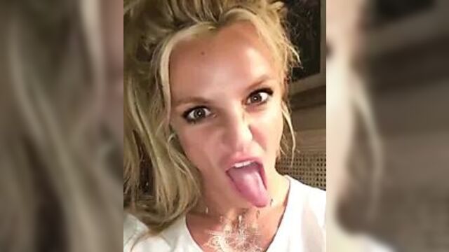Трахаю горячую Britney Spears со спермой на лицо