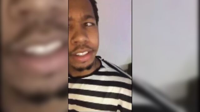 Это ее первый черный член, который она позволяет сблизить с ней