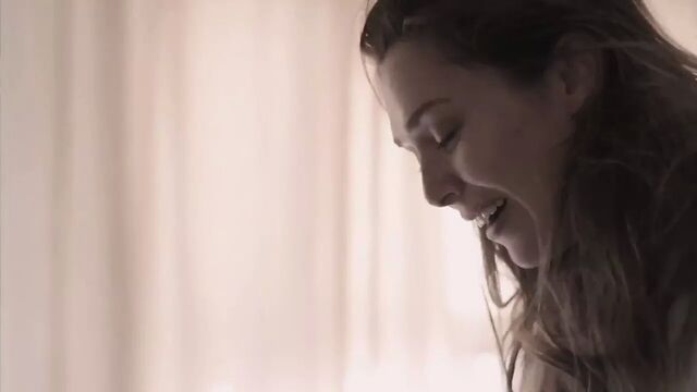 Elizabeth Olsen скачет на большом черном члене