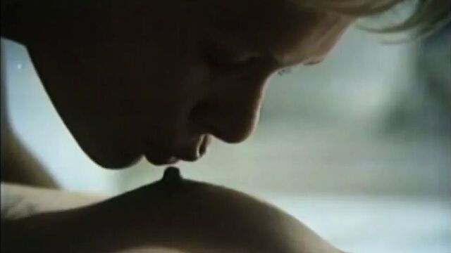 Эммануэль с Венеры, лесбийская сцена 01