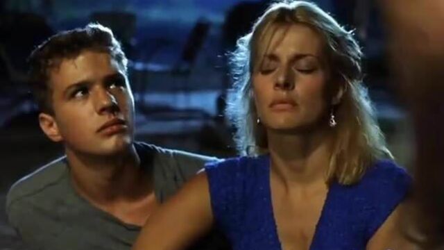 Отец наблюдает, как мачеха и пасынок трахаются