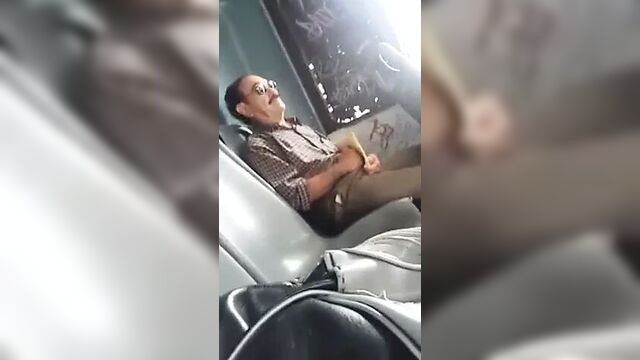 Anciano мастурбирует