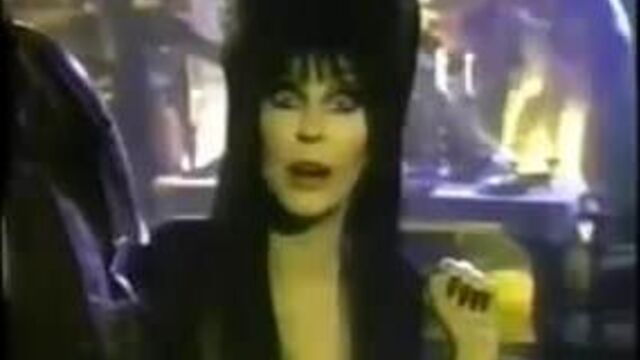 Корневая пивная Elvira с пивом с корнем для Хэллоуина