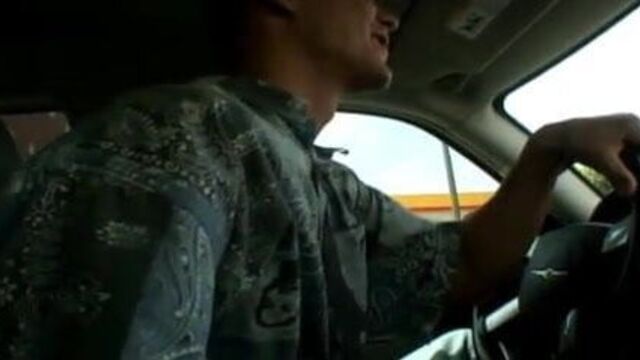 Милфа-охотник за стрингами